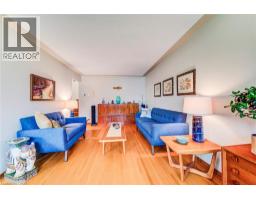 18 QUEENSTON Crescent - 18