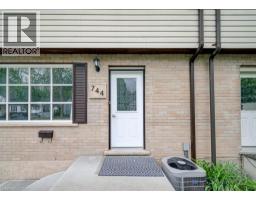 744 NELSON Street - 6