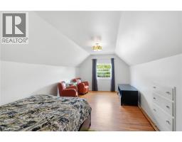1642 KING Street E - 21
