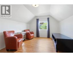 1642 KING Street E - 22