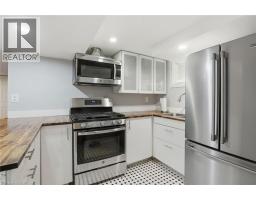 1642 KING Street E - 33