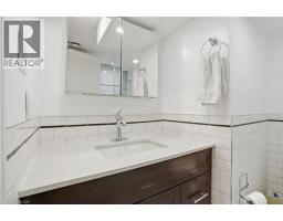 1642 KING Street E - 38