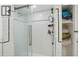 1642 KING Street E - 39