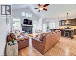 122 ANGLER Avenue - 9