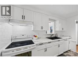 50 LEWIS Crescent - 13