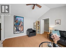 50 LEWIS Crescent - 15