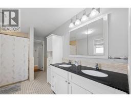 50 LEWIS Crescent - 20