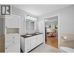 50 LEWIS Crescent - 21