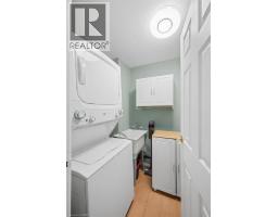 50 LEWIS Crescent - 22