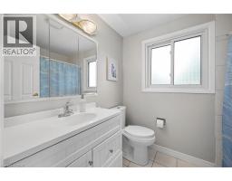 50 LEWIS Crescent - 31