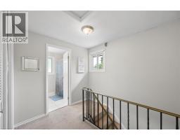 50 LEWIS Crescent - 33