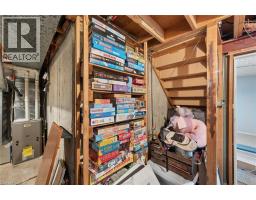 50 LEWIS Crescent - 37