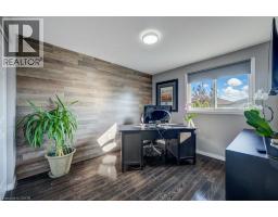 35 HAWKINS Drive - 10