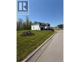 150 HODGKINS Avenue - 3