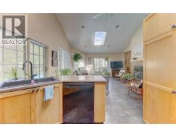 98 LONGWOOD Drive - 17