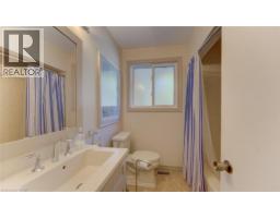 98 LONGWOOD Drive - 35