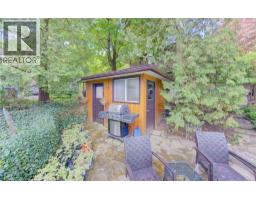 98 LONGWOOD Drive - 43