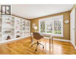 7 COLONIAL Crescent - 12