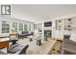 7 COLONIAL Crescent - 13
