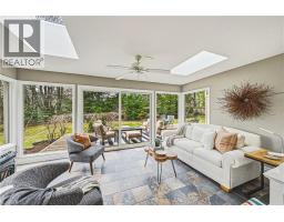 7 COLONIAL Crescent - 23