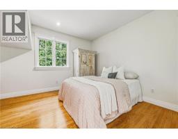 7 COLONIAL Crescent - 35