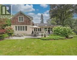 7 COLONIAL Crescent - 42
