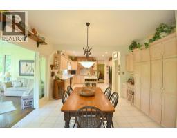 712 ROBSON Road - 11