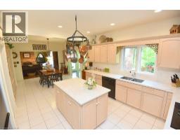 712 ROBSON Road - 12