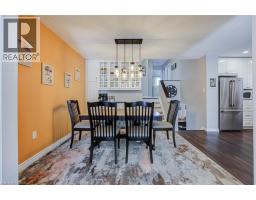 2348 MALCOLM Crescent - 12