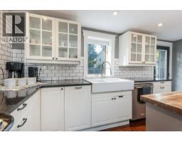 44 KRUG Street - 17