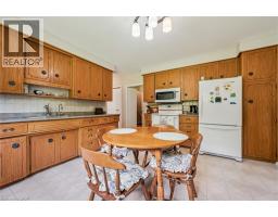 15 CLOVERDALE Crescent - 12