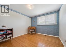 15 CLOVERDALE Crescent - 17