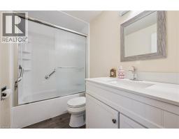 15 CLOVERDALE Crescent - 23
