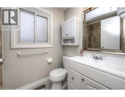 382 CYRUS Street - 17