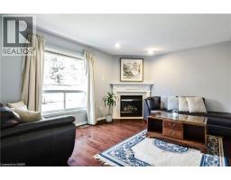 106 MOORE Crescent - 18
