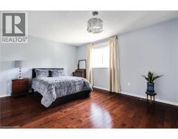 106 MOORE Crescent - 25