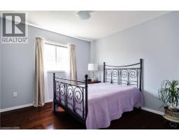106 MOORE Crescent - 34