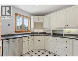 3 ANCASTER Street E - 10