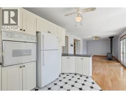 3 ANCASTER Street E - 11