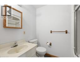 3 ANCASTER Street E - 19