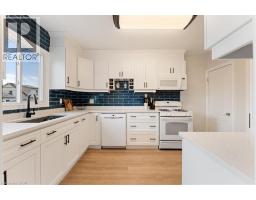17 CRAIGMILLER Avenue - 10