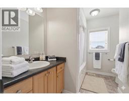 28 ROTH Avenue - 12