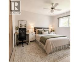 82 BLACKWOOD Crescent - 10