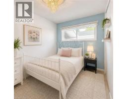 82 BLACKWOOD Crescent - 11