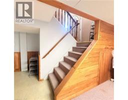 82 BLACKWOOD Crescent - 13