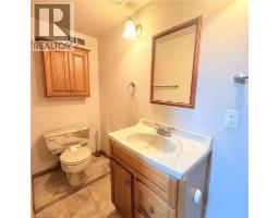 82 BLACKWOOD Crescent - 19
