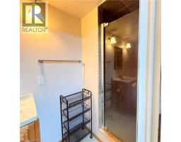 82 BLACKWOOD Crescent - 20