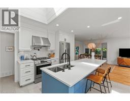410 VICTORIA Street - 13