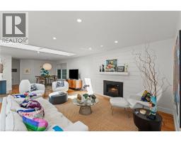 410 VICTORIA Street - 18
