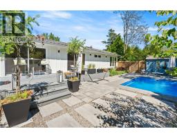410 VICTORIA Street - 36